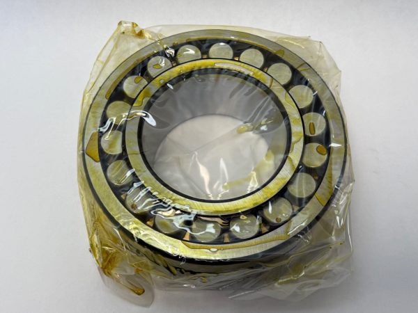 Spherical Roller Bearing – Straight Bore, 110 mm ID, 200 mm OD, 69.8 mm Width, Open, CN Internal Clearance.