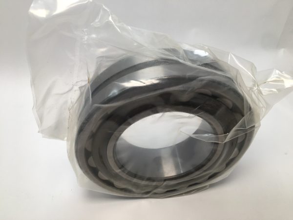 Spherical roller bearing – Straight Bore, 120 mm ID, 215 mm OD, 58 mm Width, Open, CN Internal clearance.