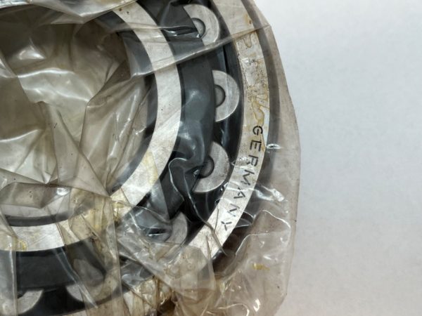 Spherical roller bearing – Straight Bore, 50 mm ID, 110 mm OD, 27 mm Width, Open, CN Internal clearance.