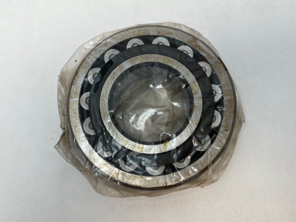 Spherical roller bearing – Straight Bore, 50 mm ID, 110 mm OD, 27 mm Width, Open, CN Internal clearance.