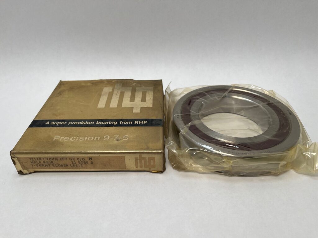Super Precision Angular Contact Ball Bearing – Straight Bore, 85 mm ID, 150 mm OD, 28 mm Width, Open, 15° Contact Angle, Universal Pairing, Medium Preload.