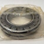 Spherical Roller Bearing – Straight Bore, 80 mm ID, 140 mm OD, 33 mm Width, Open, CN Internal clearance.