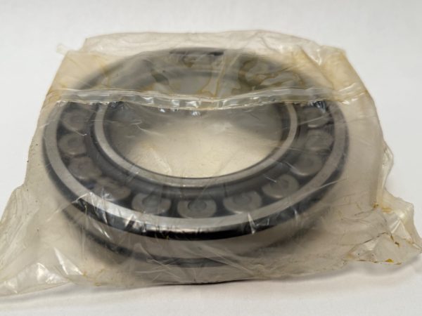 Spherical Roller Bearing – Straight Bore, 80 mm ID, 140 mm OD, 33 mm Width, Open, CN Internal clearance.
