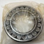 Spherical Roller Bearing – Straight Bore, 80 mm ID, 140 mm OD, 33 mm Width, Open, CN Internal clearance.