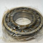 Spherical Roller Bearing – Straight Bore, 85 mm ID, 180 mm OD, 41 mm Width, Open, CN Internal clearance.