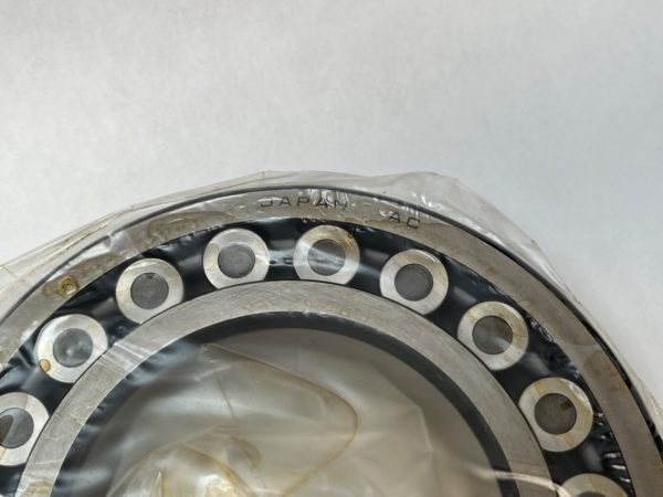 NTN 22218BD1 Spherical Roller 90x160x40 mm 22218CJ 22218 B W33/D1 Japan