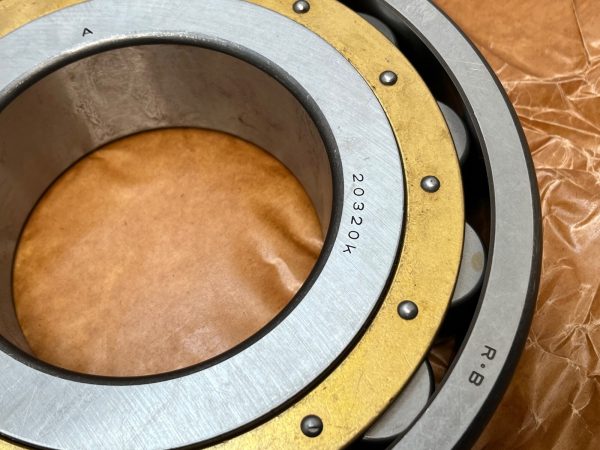 Spherical roller bearing – Tapered Bore, 100 mm ID, 215 mm OD, 47 mm Width, Open, CN Internal clearance.