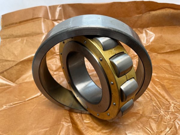 Spherical roller bearing – Tapered Bore, 100 mm ID, 215 mm OD, 47 mm Width, Open, CN Internal clearance.