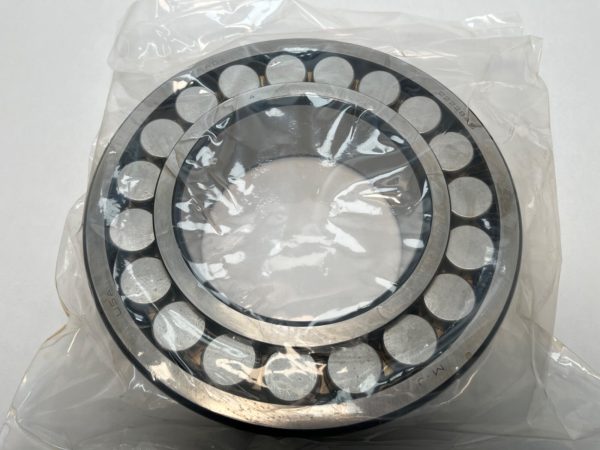 Spherical Roller Bearing – Straight Bore, 140 mm ID, 250 mm OD, 68 mm Width, Open, C3 Internal Clearance.