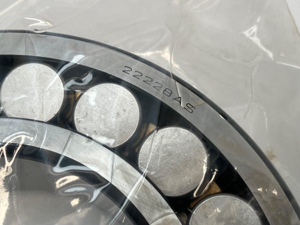 Spherical Roller Bearing – Straight Bore, 140 mm ID, 250 mm OD, 68 mm Width, Open, C3 Internal Clearance.