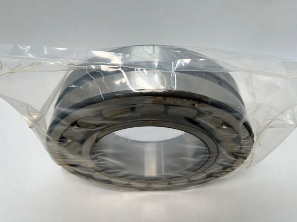 Spherical Roller Bearing – Straight Bore, 140 mm ID, 250 mm OD, 68 mm Width, Open, C3 Internal Clearance.