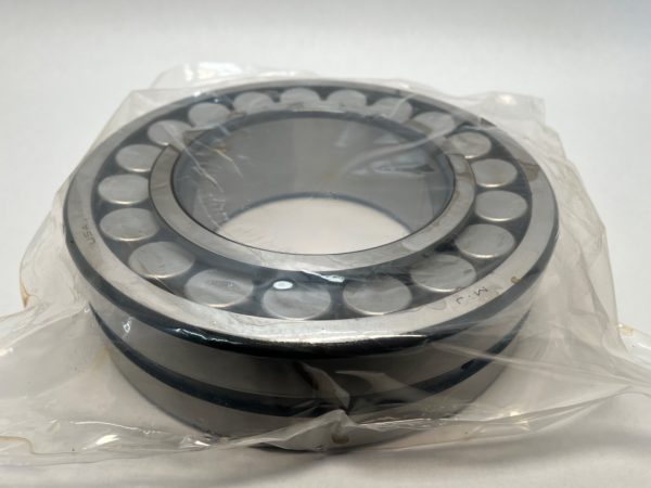 Spherical Roller Bearing – Straight Bore, 140 mm ID, 250 mm OD, 68 mm Width, Open, C3 Internal Clearance.