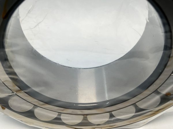 Spherical Roller Bearing – Straight Bore, 140 mm ID, 250 mm OD, 68 mm Width, Open, C3 Internal Clearance.