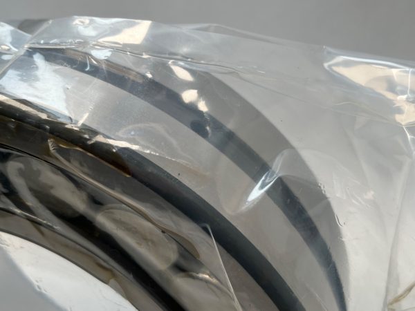 Spherical Roller Bearing – Straight Bore, 140 mm ID, 250 mm OD, 68 mm Width, Open, C3 Internal Clearance.