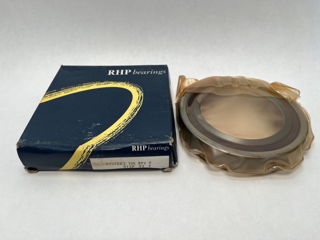 Angular contact bearings – 90 mm ID, 140 mm OD, 24 mm Width, Open, 15°, Light preload.