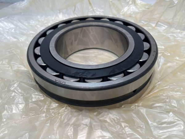 Spherical Roller Bearing – Straight Bore, 120 mm ID, 215 mm OD, 58 mm Width, Open, C3 Internal clearance.