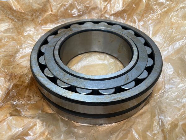 Spherical Roller Bearing – Straight Bore, 120 mm ID, 215 mm OD, 58 mm Width, Open, C3 Internal Clearance.