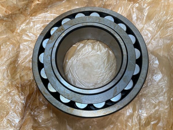 Spherical Roller Bearing – Straight Bore, 120 mm ID, 215 mm OD, 58 mm Width, Open, C3 Internal Clearance.