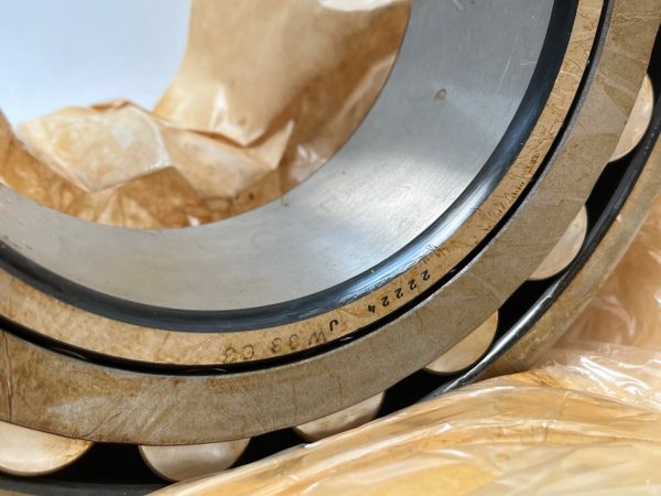 Spherical Roller Bearing – Straight Bore, 120 mm ID, 215 mm OD, 58 mm Width, Open, C3 Internal Clearance.