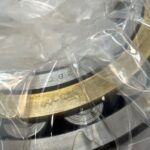 Spherical Roller Bearing – Straight Bore, 140 mm ID, 250 mm OD, 68 mm Width, Open, CN Internal clearance.
