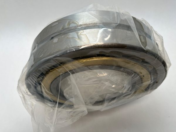 Spherical Roller Bearing – Straight Bore, 140 mm ID, 250 mm OD, 68 mm Width, Open, CN Internal clearance.