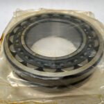Spherical Roller Bearing – Straight Bore, 90 mm ID, 160 mm OD, 40 mm Width, Open, CN Internal clearance.