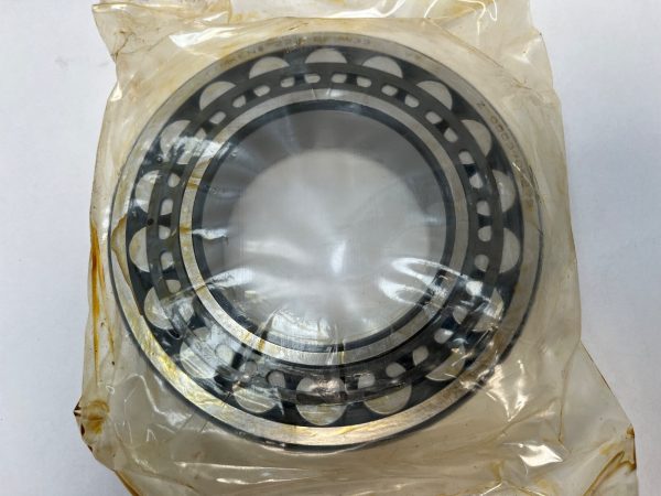 Spherical Roller Bearing – Straight Bore, 90 mm ID, 160 mm OD, 40 mm Width, Open, CN Internal clearance.