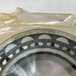 Spherical Roller Bearing – Straight Bore, 90 mm ID, 160 mm OD, 40 mm Width, Open, CN Internal clearance.