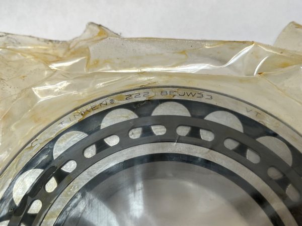 Spherical Roller Bearing – Straight Bore, 90 mm ID, 160 mm OD, 40 mm Width, Open, CN Internal clearance.