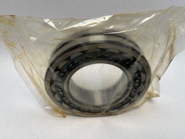 Spherical Roller Bearing – Straight Bore, 90 mm ID, 160 mm OD, 40 mm Width, Open, CN Internal clearance.