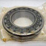 Spherical Roller Bearing – Straight Bore, 90 mm ID, 160 mm OD, 40 mm Width, Open, CN Internal clearance.