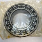 Spherical Roller Bearing – Straight Bore, 90 mm ID, 160 mm OD, 40 mm Width, Open, CN Internal clearance.