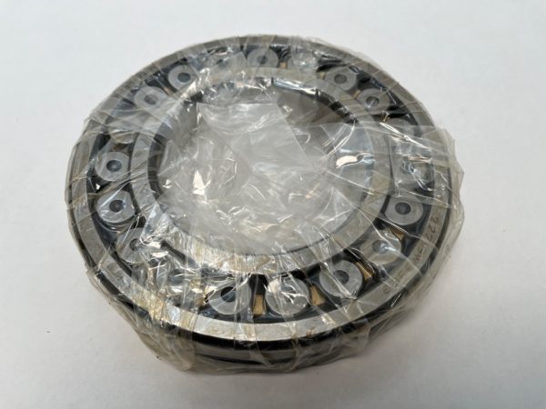 Spherical Roller Bearing – Straight Bore, 95 mm ID, 170 mm OD, 43 mm Width, Open, C3 Internal clearance.