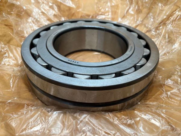 Spherical Roller Bearing – Straight Bore, 110 mm ID, 200 mm OD, 53 mm Width, Open, C3 Internal Clearance.