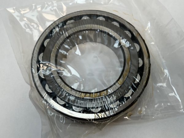 Spherical roller bearing – Tapered Bore, 70 mm ID, 125 mm OD, 31 mm Width, Open, C5 Internal clearance.