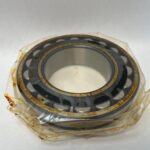 Spherical Roller Bearing – Straight Bore, 90 mm ID, 160 mm OD, 40 mm Width, Open, C3 Internal clearance.