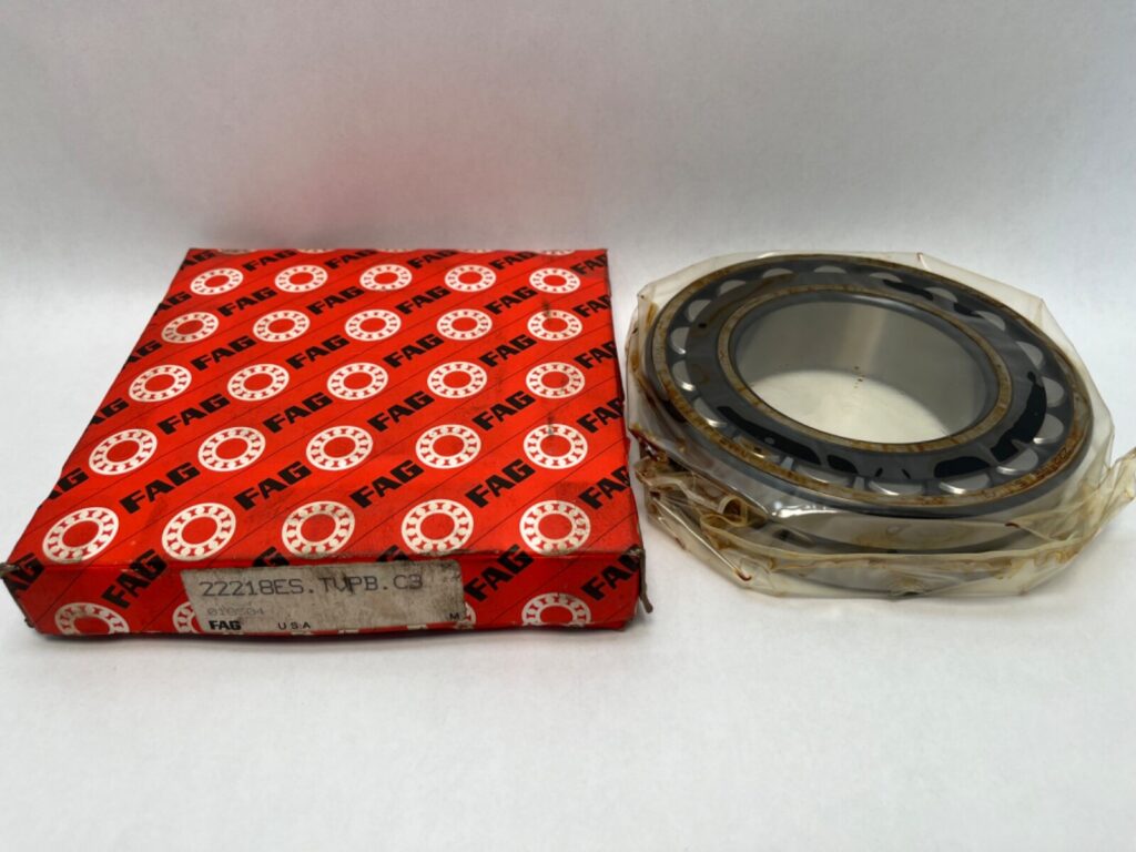 Spherical Roller Bearing – Straight Bore, 90 mm ID, 160 mm OD, 40 mm Width, Open, C3 Internal clearance.