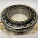 Spherical Roller Bearing – Straight Bore, 90 mm ID, 160 mm OD, 40 mm Width, Open, C3 Internal clearance.