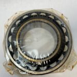 Spherical Roller Bearing – Straight Bore, 90 mm ID, 160 mm OD, 40 mm Width, Open, C3 Internal clearance.