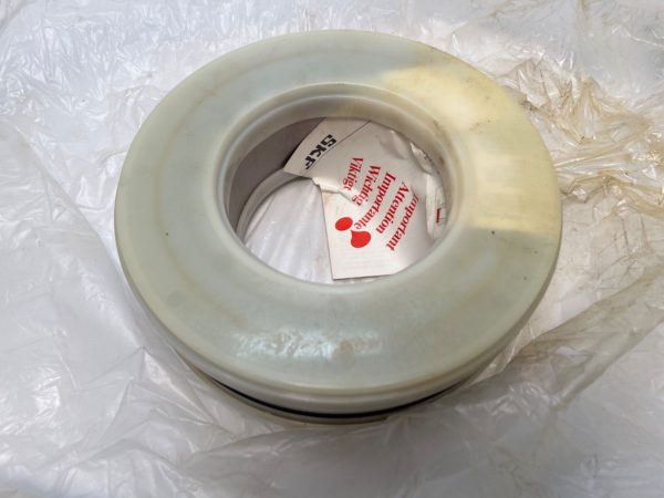 Spherical Roller Bearing – Straight Bore, 110 mm ID, 200 mm OD, 53 mm Width, Open, C3 Internal clearance.