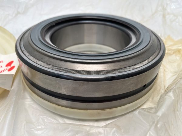 Spherical Roller Bearing – Straight Bore, 110 mm ID, 200 mm OD, 53 mm Width, Open, C3 Internal clearance.