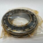 Spherical roller bearing – Straight Bore, 80 mm ID, 140 mm OD, 33 mm Width, Open, CN Internal clearance.
