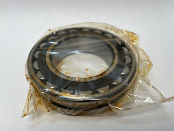 Spherical roller bearing – Straight Bore, 80 mm ID, 140 mm OD, 33 mm Width, Open, CN Internal clearance.