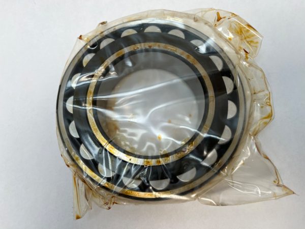Spherical roller bearing – Straight Bore, 80 mm ID, 140 mm OD, 33 mm Width, Open, CN Internal clearance.