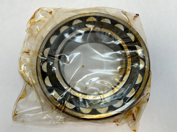 Spherical roller bearing – Straight Bore, 80 mm ID, 140 mm OD, 33 mm Width, Open, CN Internal clearance.
