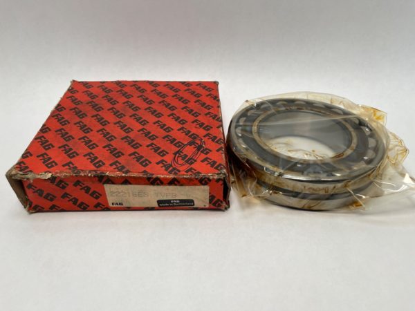 Spherical roller bearing – Straight Bore, 80 mm ID, 140 mm OD, 33 mm Width, Open, CN Internal clearance.
