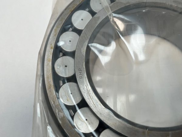Spherical Roller Bearing – Straight Bore, 130 mm ID, 230 mm OD, 64 mm Width, Open, C3 Internal clearance.