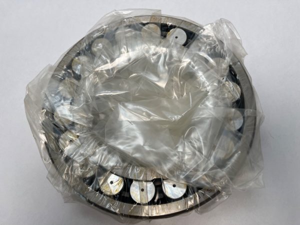 Spherical Roller Bearing – Tapered Bore, 130 mm ID, 230 mm OD, 64 mm Width, Open, CN Internal Clearance.