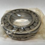 Spherical Roller Bearing – Straight Bore, 90 mm ID, 160 mm OD, 40 mm Width, Open, Normal Internal Clearance.