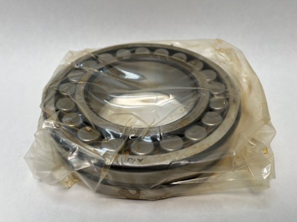 Spherical Roller Bearing – Straight Bore, 90 mm ID, 160 mm OD, 40 mm Width, Open, Normal Internal Clearance.